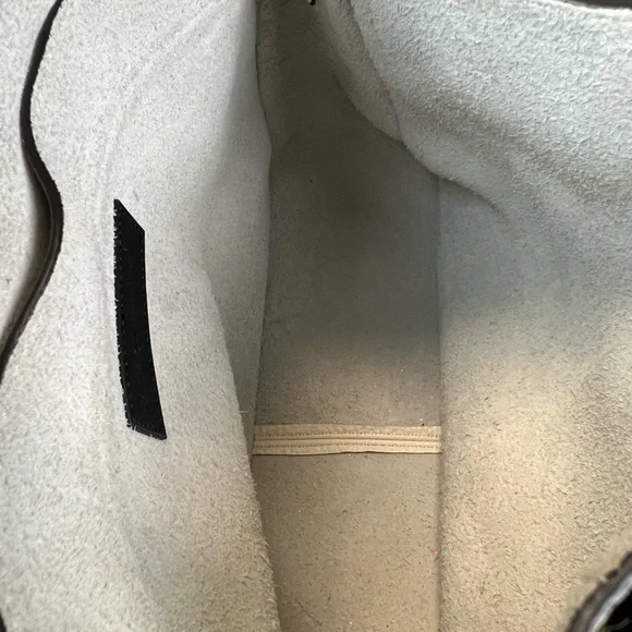 Rebecca Minkoff Cream Crossbody Bag with Silver Details - Picture 6 of 13